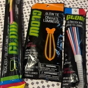 Bundle of 3 —— Glow in the dark wands & glow tie